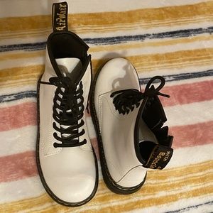 (white)doc martins size 1